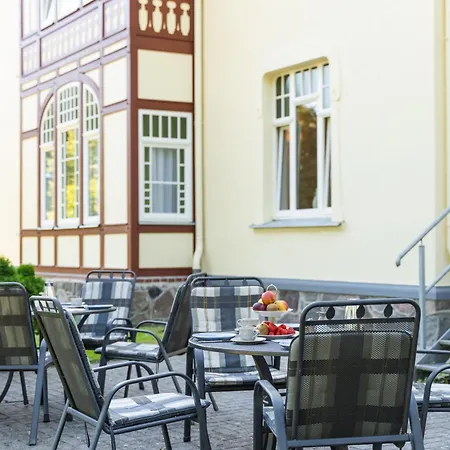 Hotel Am Haus 1 8 *